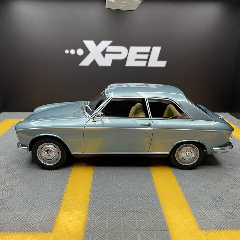 OTTO 1:18 Resin Simulation Coupe Modell 204 Coupe Metallic Blau