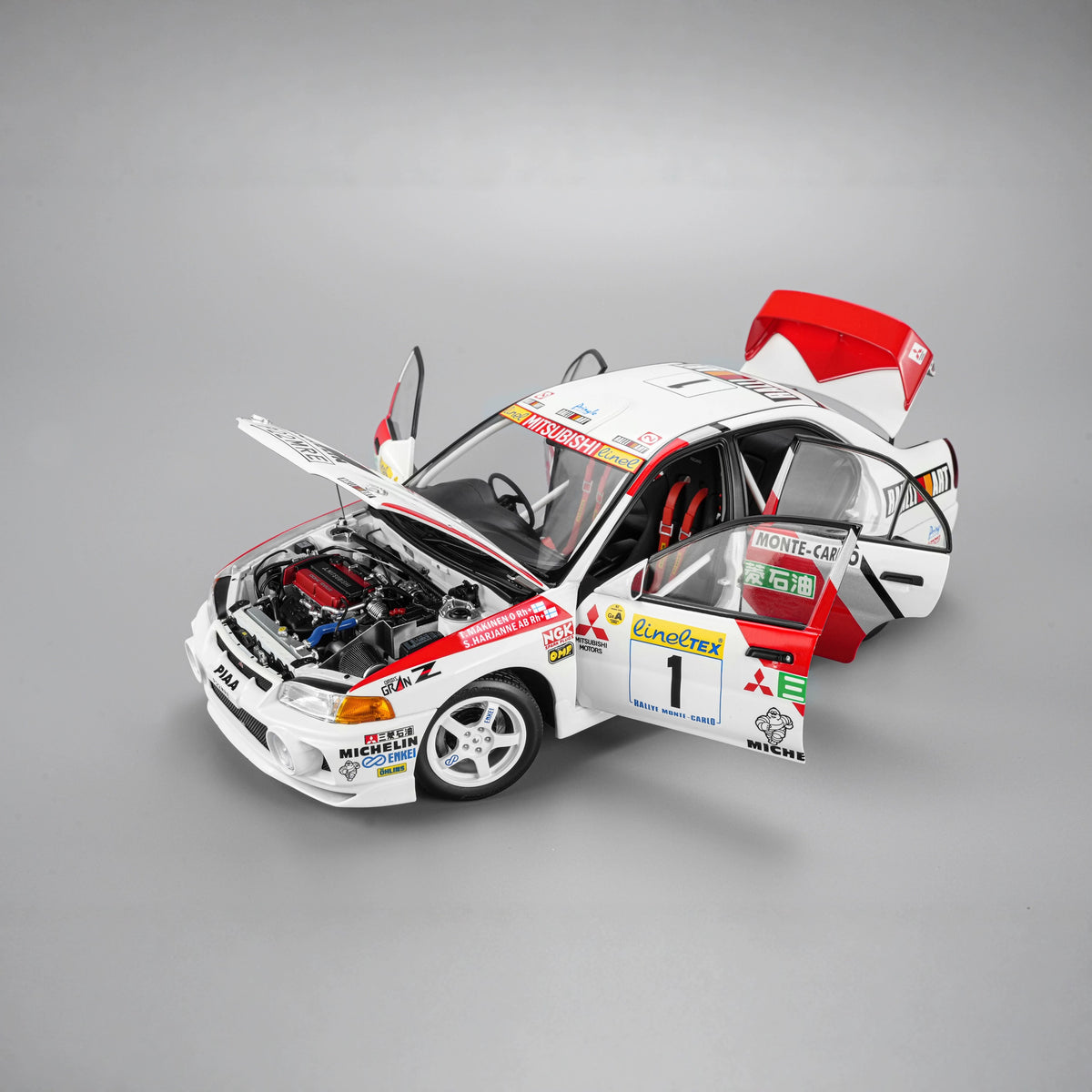 MotorHelix 1:18 Mitsubishi Lancer Evolution IV GSR Diecast Model Car – Fully Opening JDM Sports Sedan