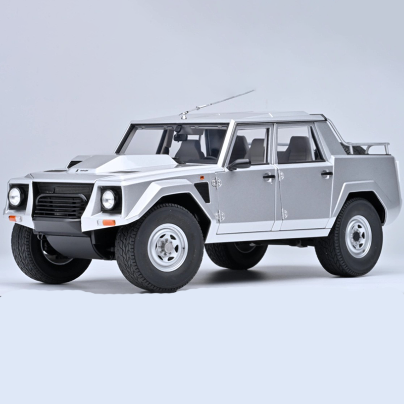 AUTOart 1:18 Lamborghini LM002 Diecast Mode