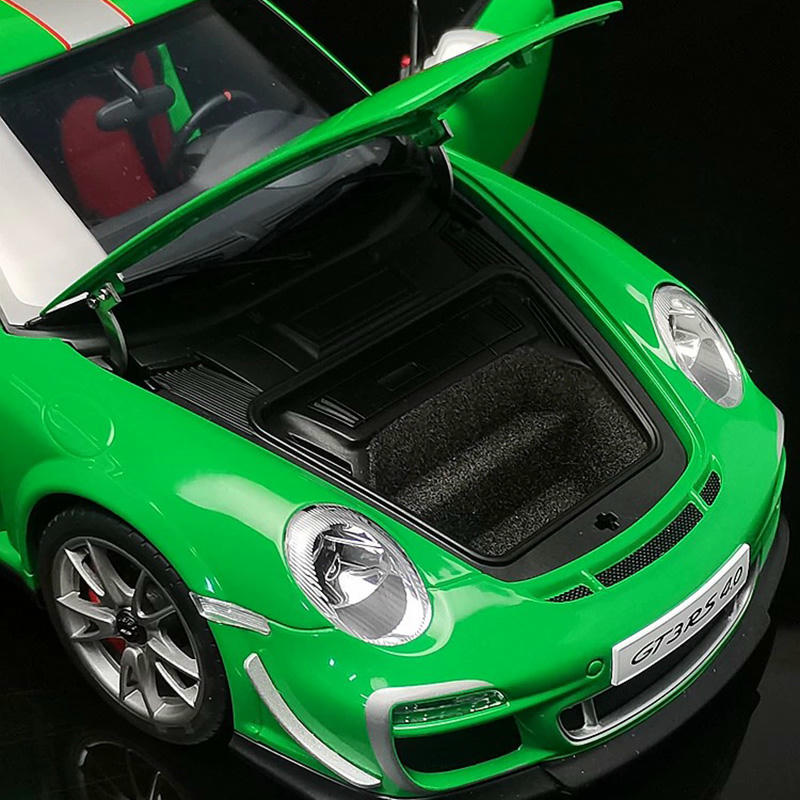AUTOart 1:18 Porsche 911 GT3 RS 4.0 Diecast Model Car – Green