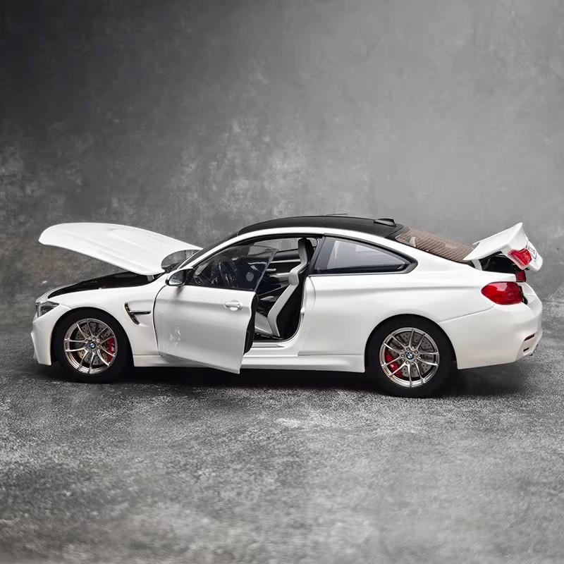 PARAGON 1:18 BMW M4 F82 Alloy Diecast Model – YX car model