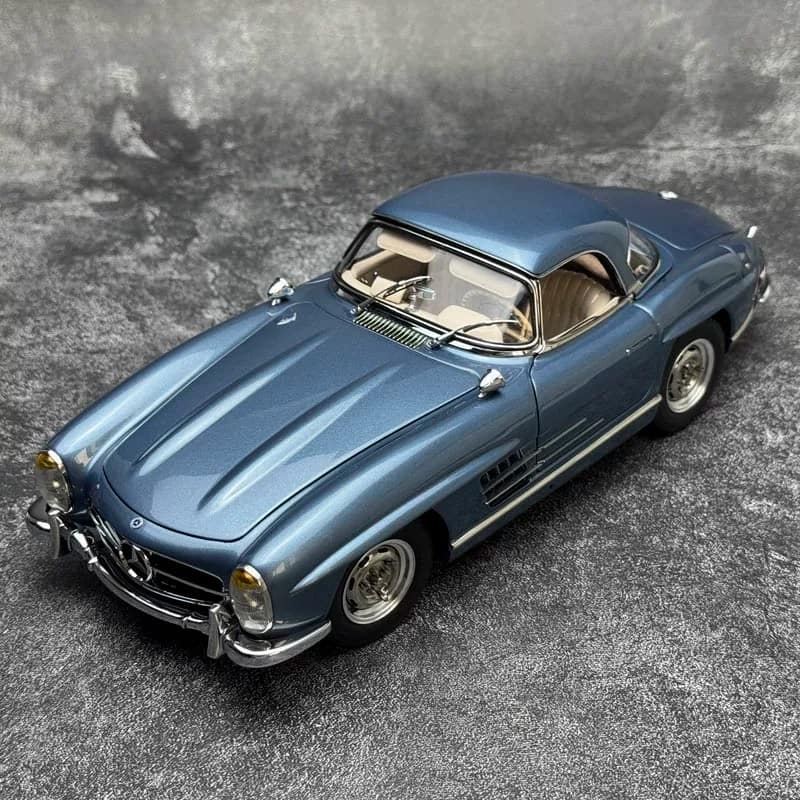 CMC 1:18 Mercedes-Benz 300SL W198 Diecast Model