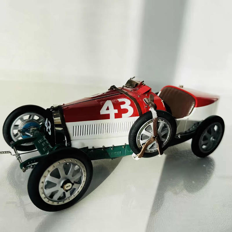 CMC 1:18 Bugatti Type 35 red & white Diecast Model #43