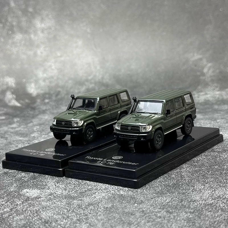 PARA 1:64 Toyota Land Cruiser 76 2014 Diecast Model Car