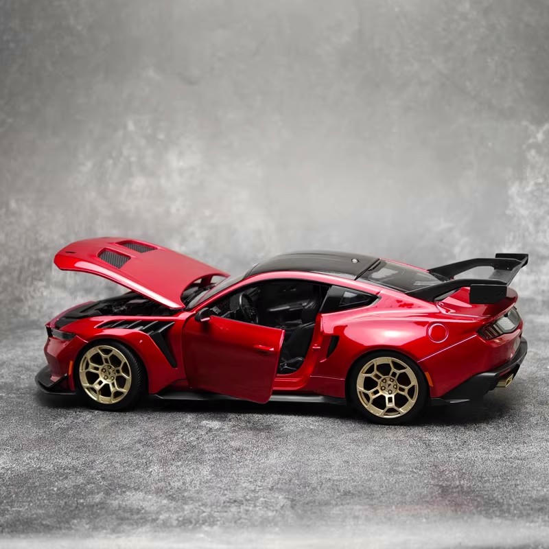 Maisto 1:18 Ford Mustang GTD Diecast Car