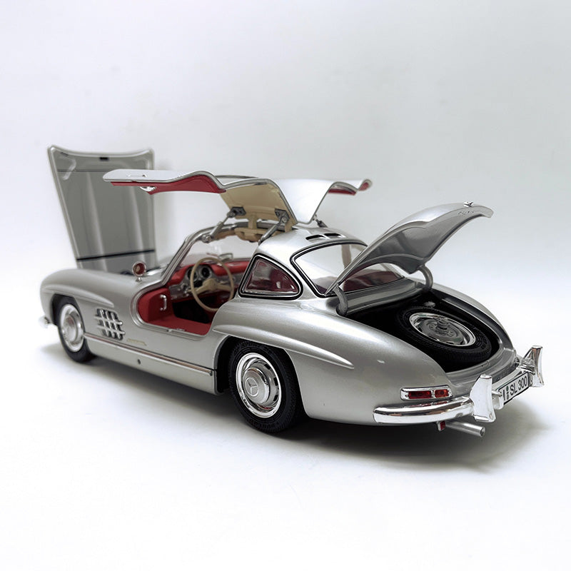 Schuco 1:18 Mercedes-Benz 300 SL Gullwing diecast model