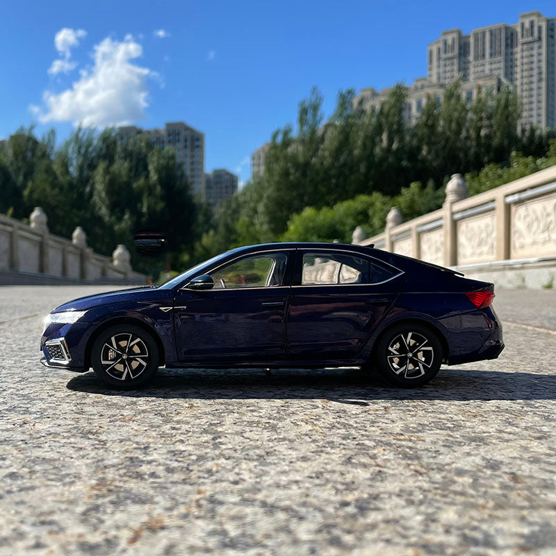 Skoda Octavia PRO 1:18 Diecast Car Model