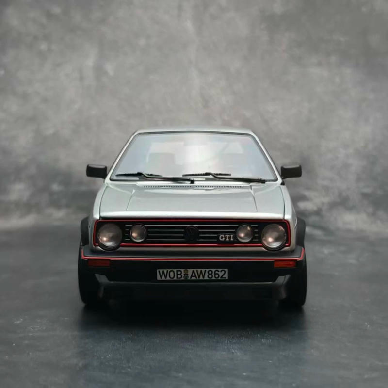 Volkswagen Golf GTI 1989 1:18 Norev Diecast Model Car – Silver
