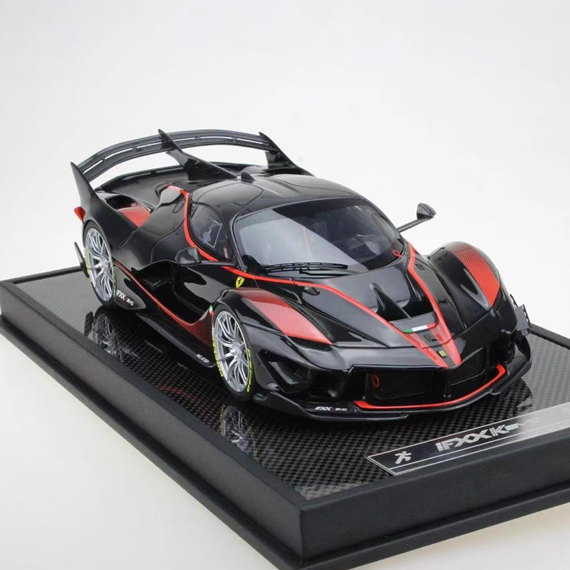 Runner Ferrari FXX K Evo 1:18 Resin Model Car