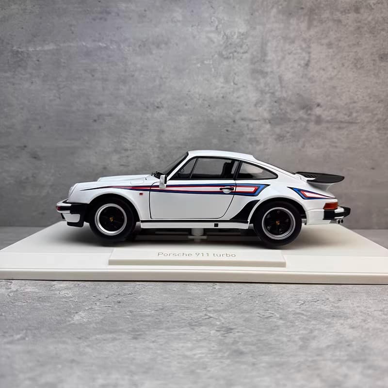 Porsche 911 Turbo 3.3 ミニカー 1/18 NV187668_1.jpg
