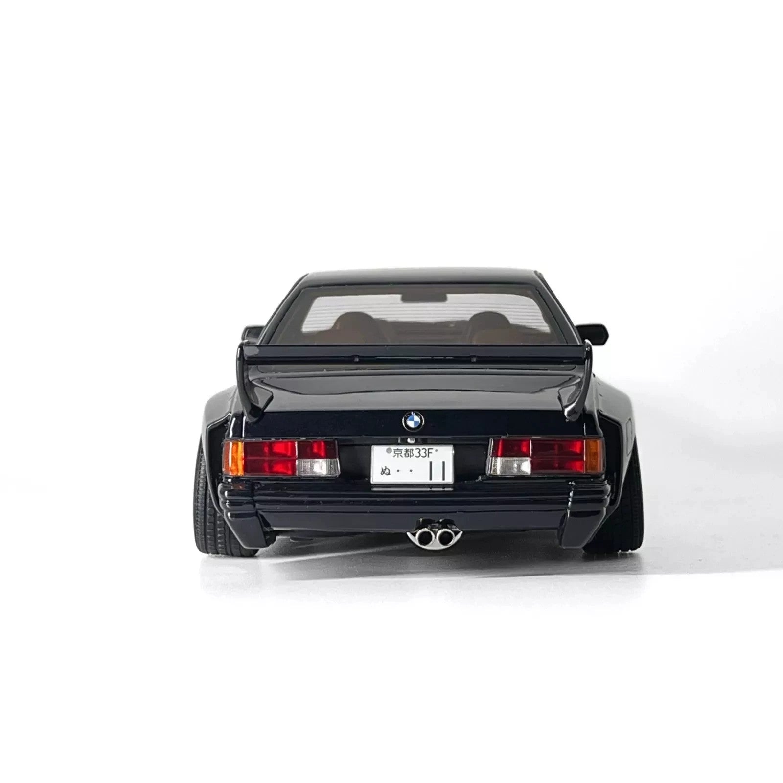 特注 1/18 Art Car  635 CSi (E24) 1/18 AUTOart BMW M 635 CSi (E24) White Diecast Car Model