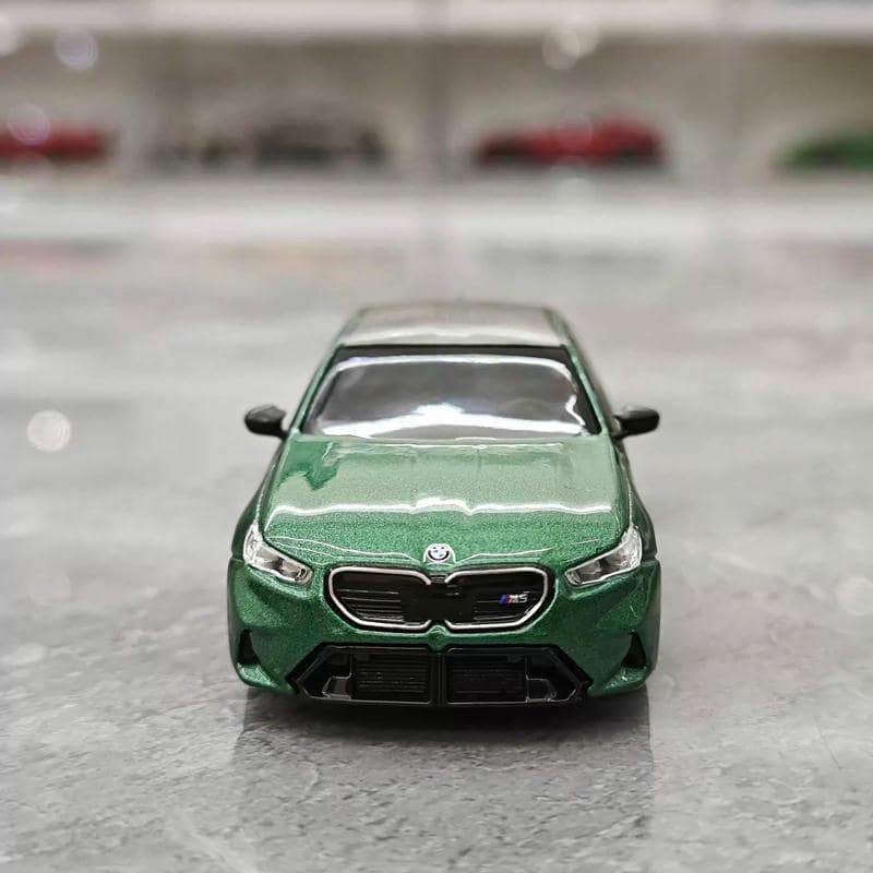 MINI GT 1:64 BMW M5 (G90) Diecast Model Car