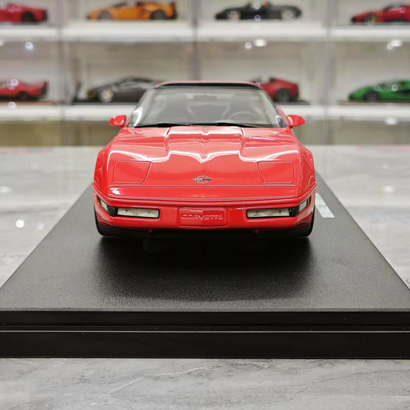 GT Spirit Chevrolet Corvette C4 1995 1:18 Resin Model Car