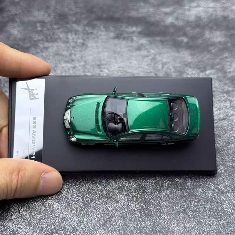 KING Model 1:64 Mercedes-Benz E63 AMG W211 “Four-Eye” Alloy Diecast Model