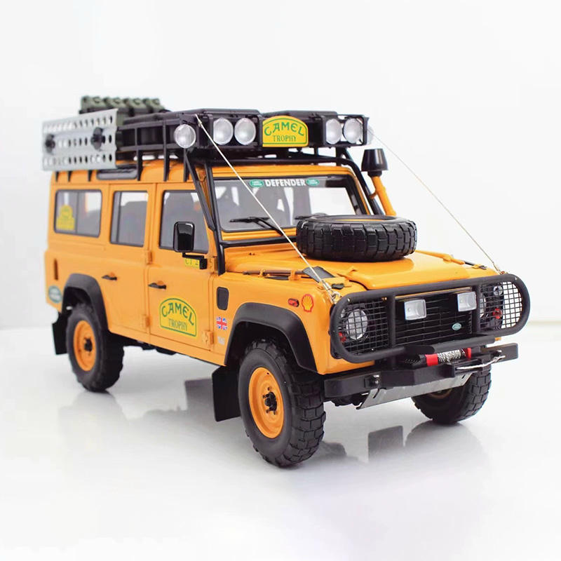 Almost Real 1:18 Land Rover Defender 110 Camel Trophy 1993 Diecast Model