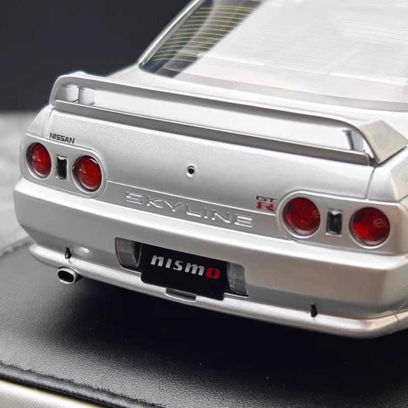 MH Nissan Skyline GT-R (R32) 1:18 Resin Model Car – YX car model