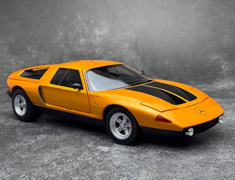 NOREV 1:18 Alloy Model – Iconic Vertical Engine Design with Opening Features