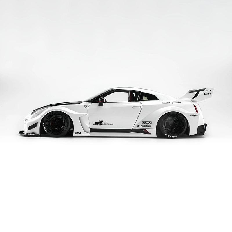 MotorHelix 1:18 Nissan GT-R R35 35GT-RR Widebody Diecast Model Car – Premium JDM