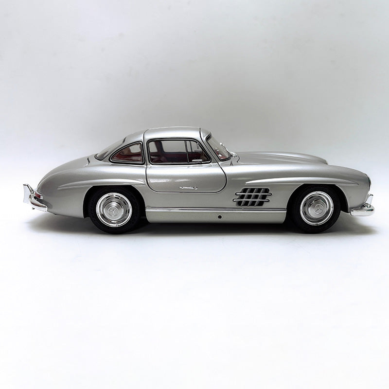 Schuco 1:18 Mercedes-Benz 300 SL Gullwing diecast model