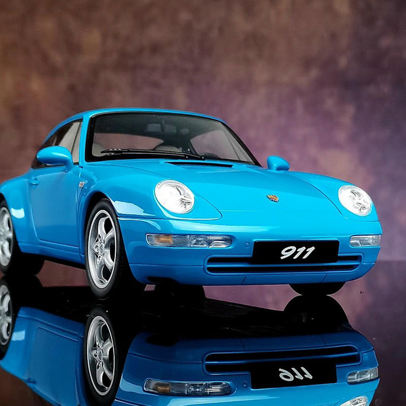 AUTOart 1:18 Porsche 911 (993) Carrera Diecast Car Model