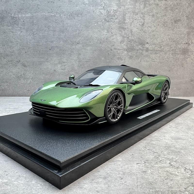 GT Spirit 1:18 Aston Martin Valhalla Resin Model-GT558