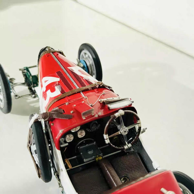 CMC 1:18 Bugatti Type 35 red & white Diecast Model #43