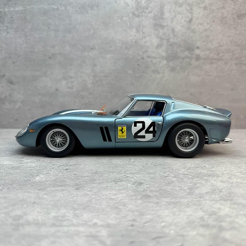 Kyosho 1:18 Ferrari 250 GTO Diecast Model