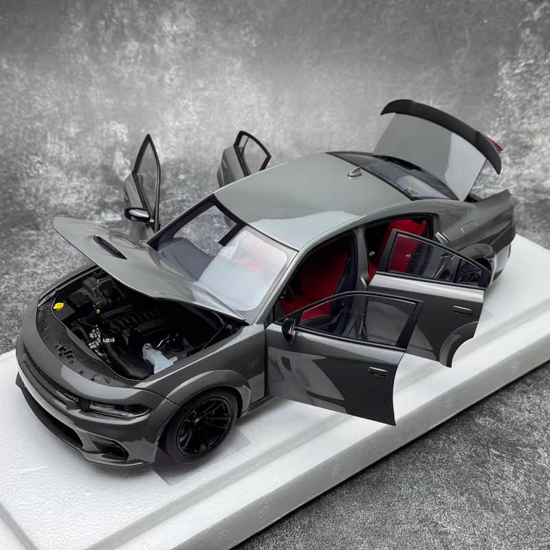 AUTOart 1:18 Dodge Charger Scat Pack Widebody Diecast Model