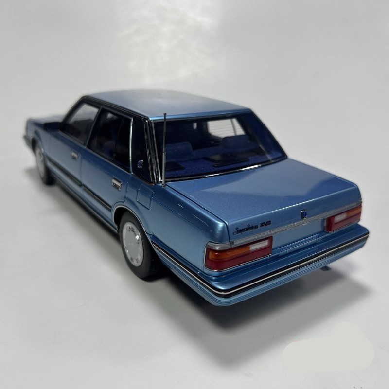 Xiao Guang 1:18 Toyota Crown MS122 Diecast Model Car