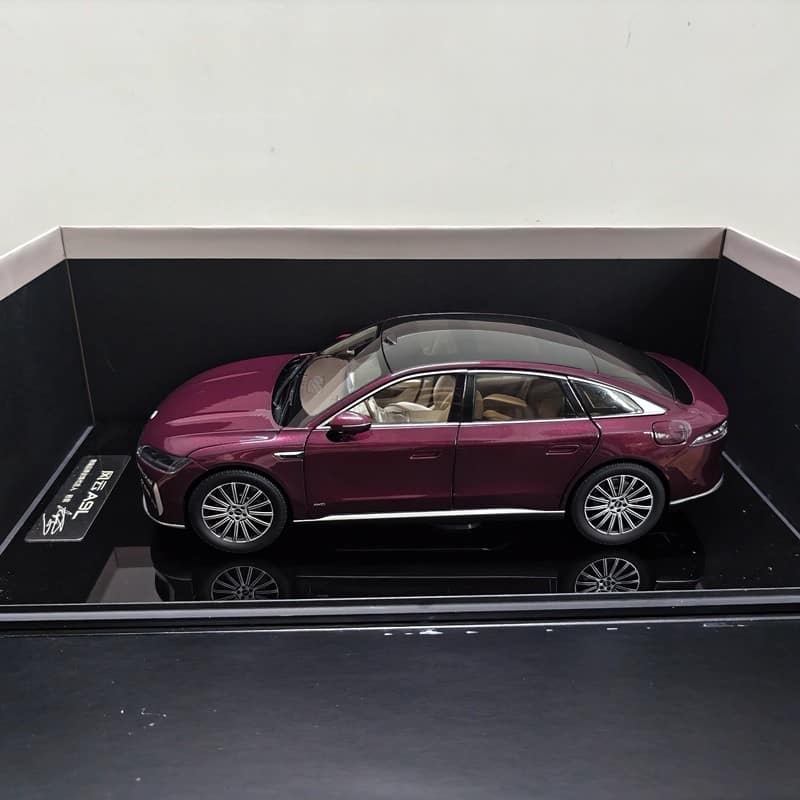 OEM Chery Fengyun A9L 1:18 Diecast Model Car