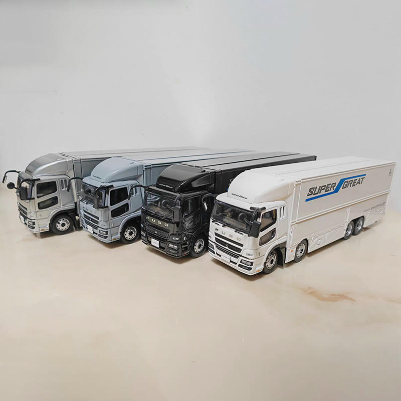 Mitsubishi Fuso Supergreat 1:43 Truck Model