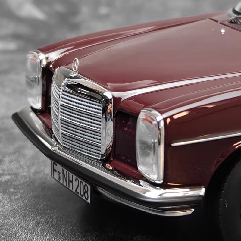 Norev 1:18 Mercedes-Benz 200 W115 1968 Diecast Model Car