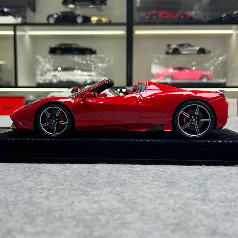 HH Model 1:18 Ferrari 458 Speciale Resin Model Car
