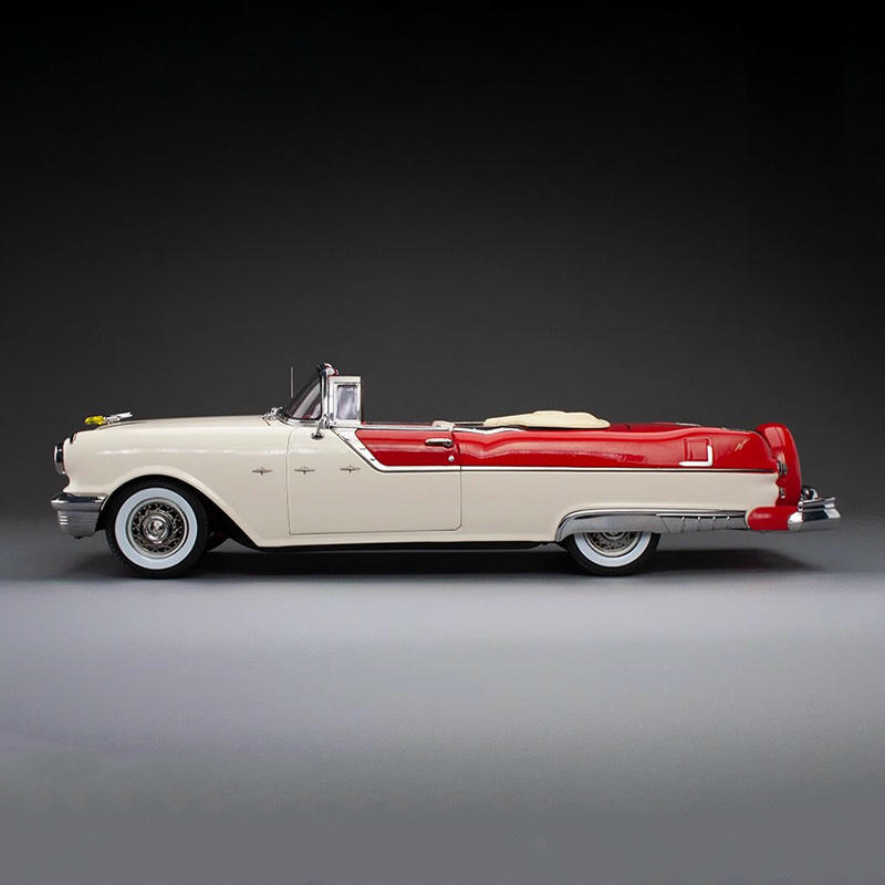 SunStar 1:18 1955 Pontiac Star Chief Diecast Model