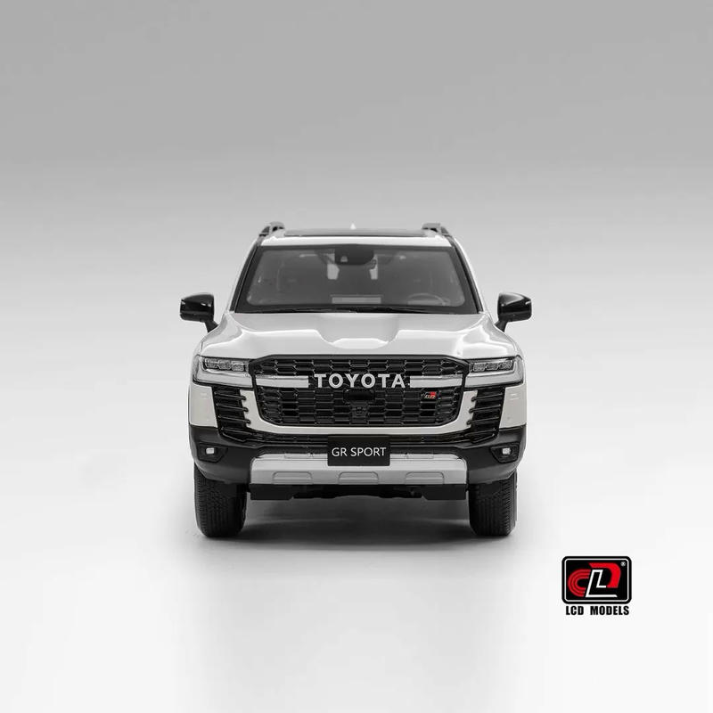 LCD 1:18 Toyota Land Cruiser 300 GR Sport Diecast Model