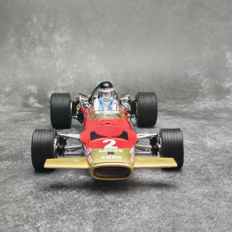 SunStar 1:18 Lotus Formula One Collection Diecast Model Car