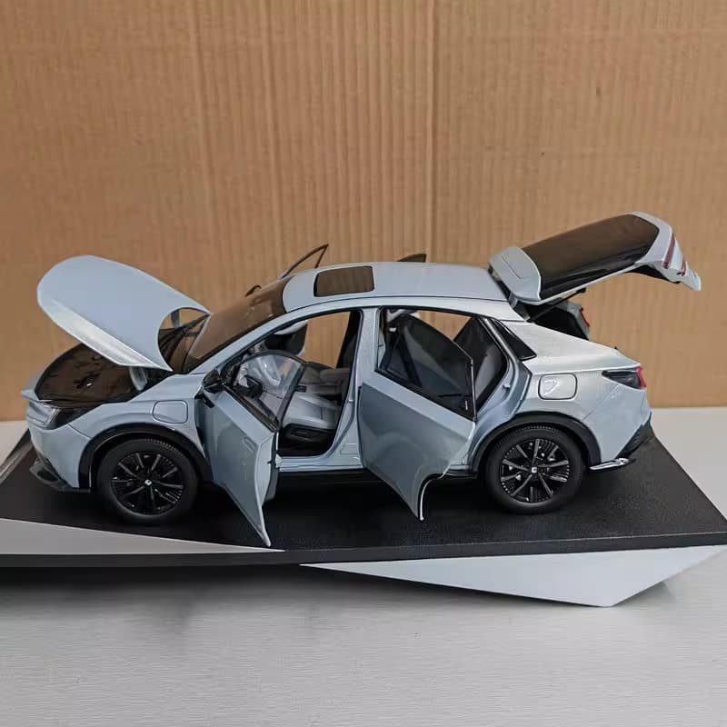 Original Manufacturer 1:18 Honda e:NP2 EV SUV 2024 Alloy Diecast Model
