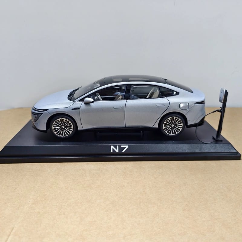 Dongfeng Nissan N7 1:18 Alloy Diecast Model Car