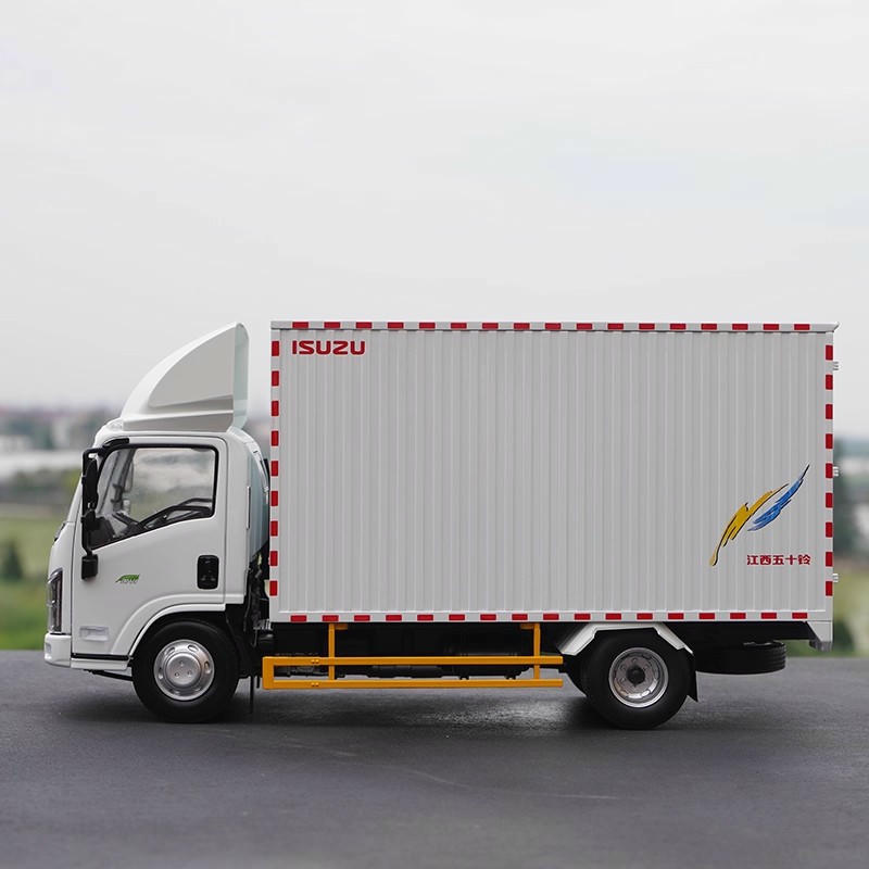 Original 1:18 Isuzu ES Diecast Model Car