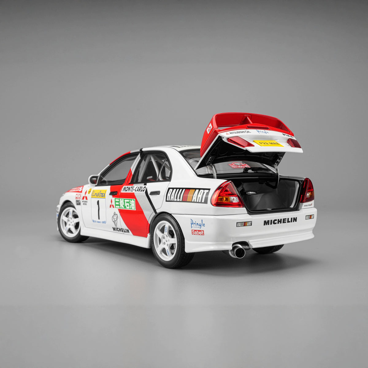 MotorHelix 1:18 Mitsubishi Lancer Evolution IV GSR Diecast Model Car – Fully Opening JDM Sports Sedan
