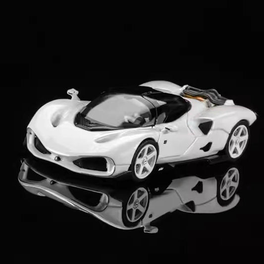 MOTORHELIX 1:64 Nilu27 Diecast Opening Model