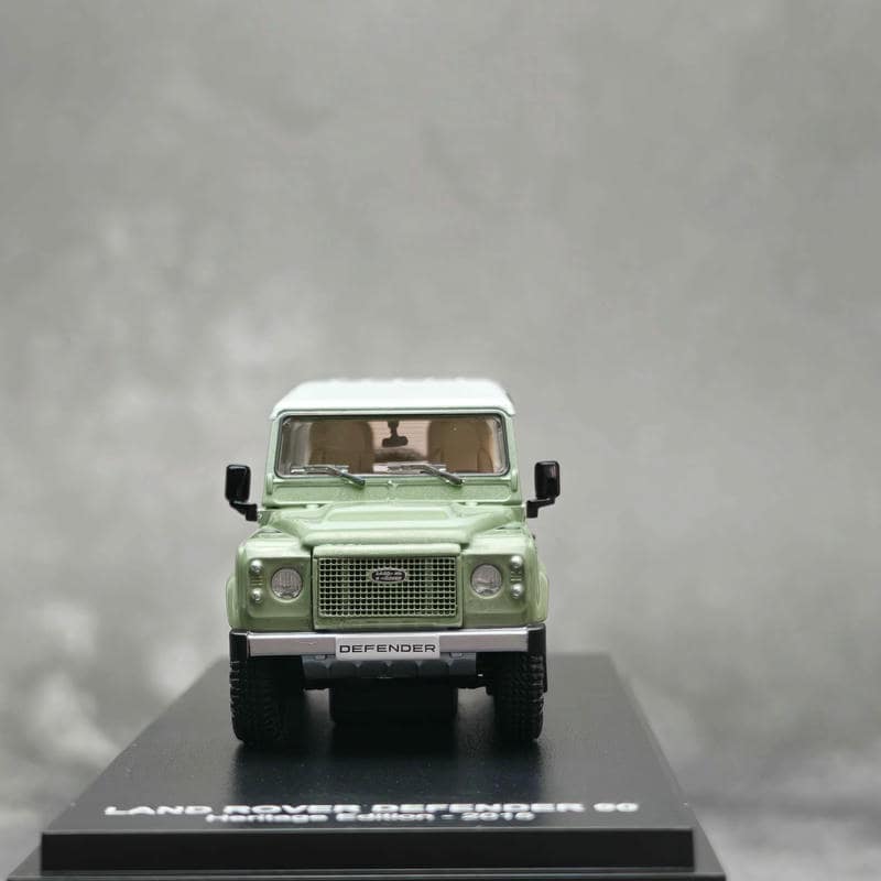 AR Box 1:64 Land Rover Defender 90 Heritage Edition 2015 Green Diecast Model