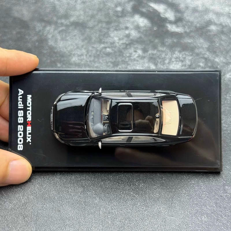 MotorHelix 1:64 Audi S8 (D3) 2008 Diecast Model