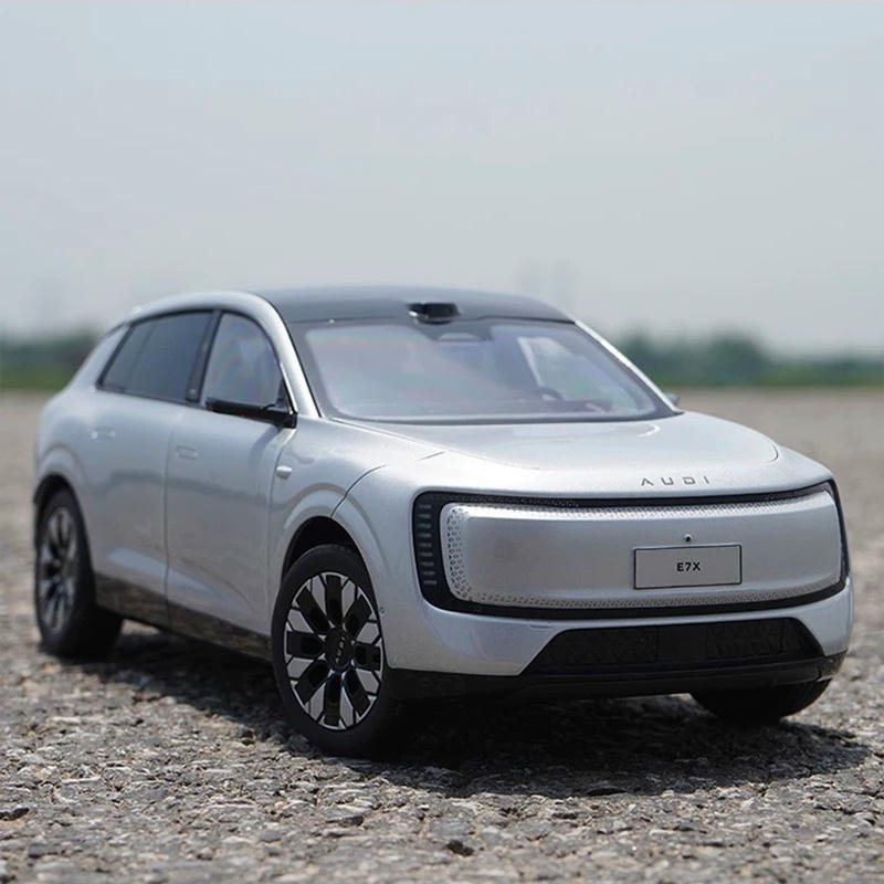 Original SAIC Audi AUDI E7X 1:18 Diecast Model Car