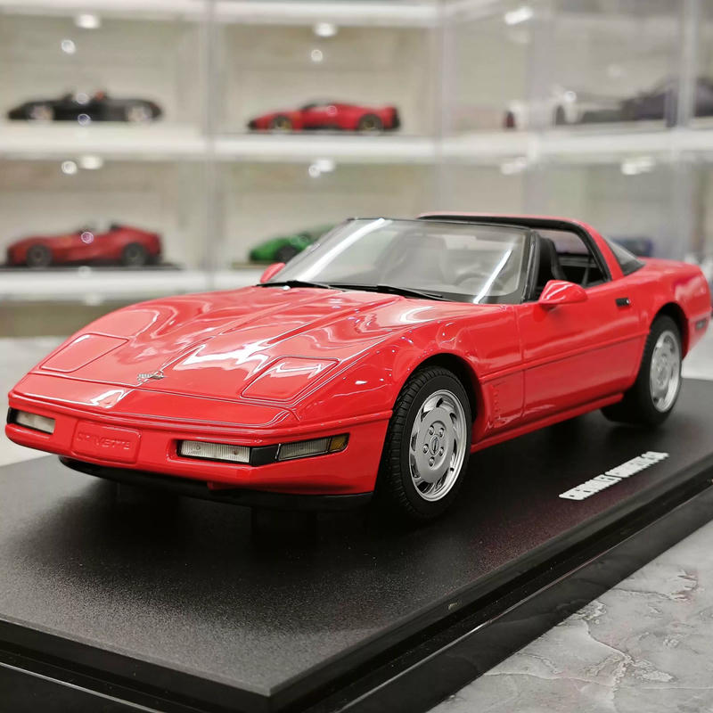 GT Spirit Chevrolet Corvette C4 1995 1:18 Resin Model Car