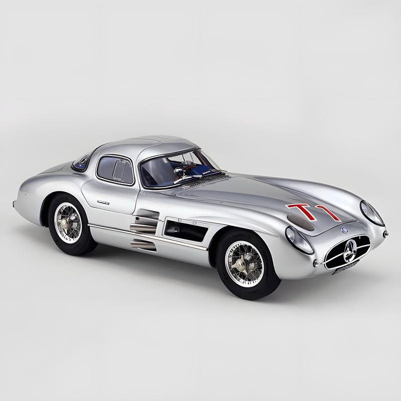 CMC 1:18 Mercedes-Benz 300 SLR 1955 Uhlenhaut Coupe Diecast Model – Silver (M-244 / M-245)
