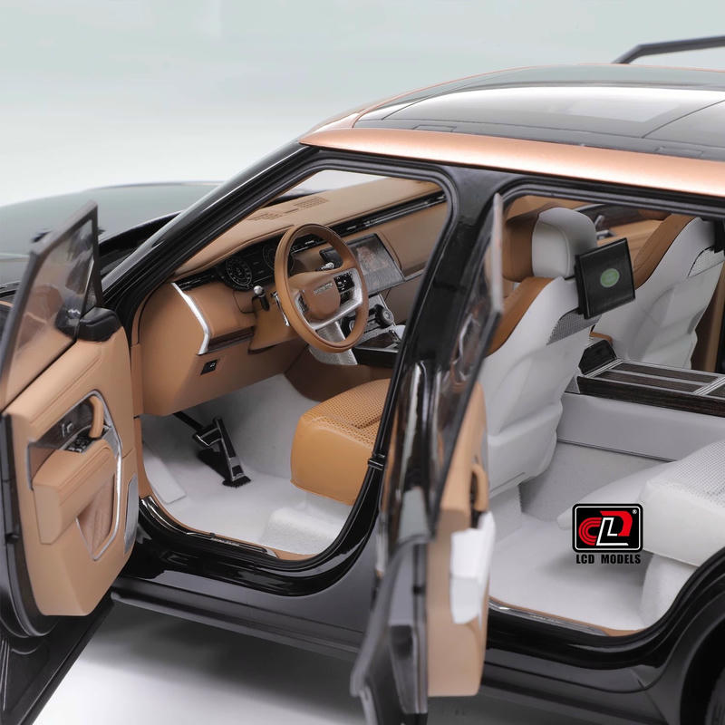LCD 1:18 Range Rover SV 2022 Diecast Model