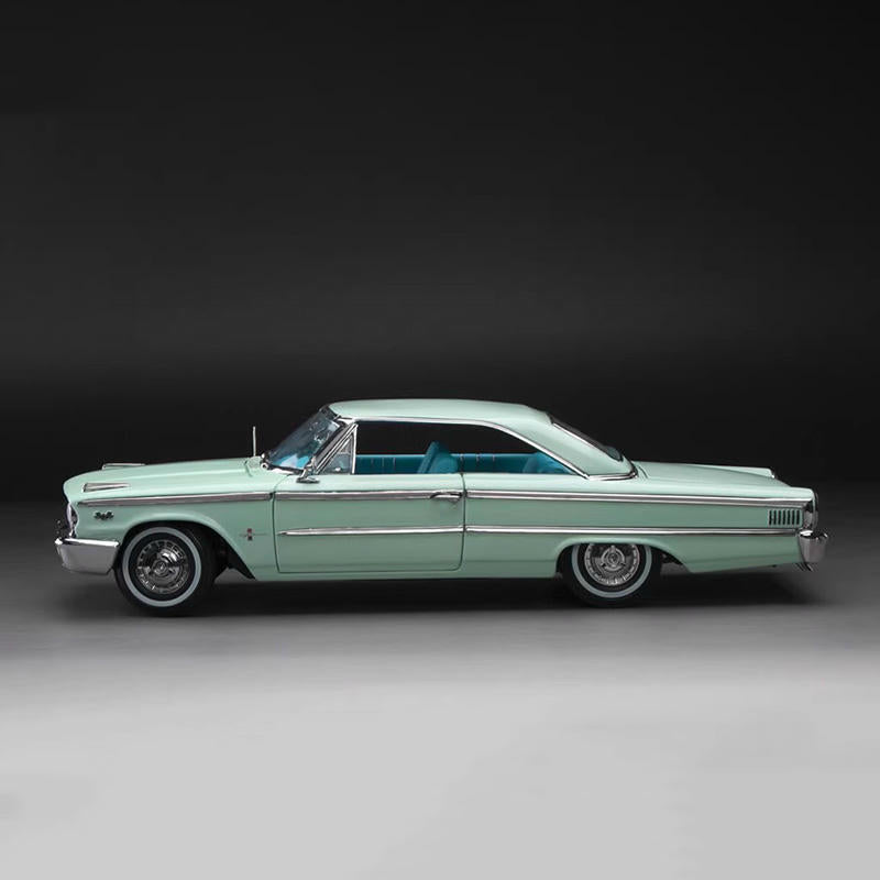 Sunstar 1:18 1963 Ford Galaxie 500XL Alloy Model