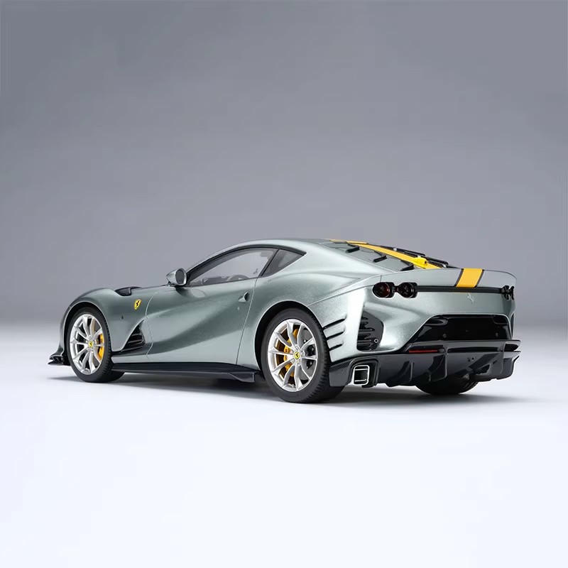 Amalgam 1:18 Ferrari 812 Competizione Resin Model – Gray