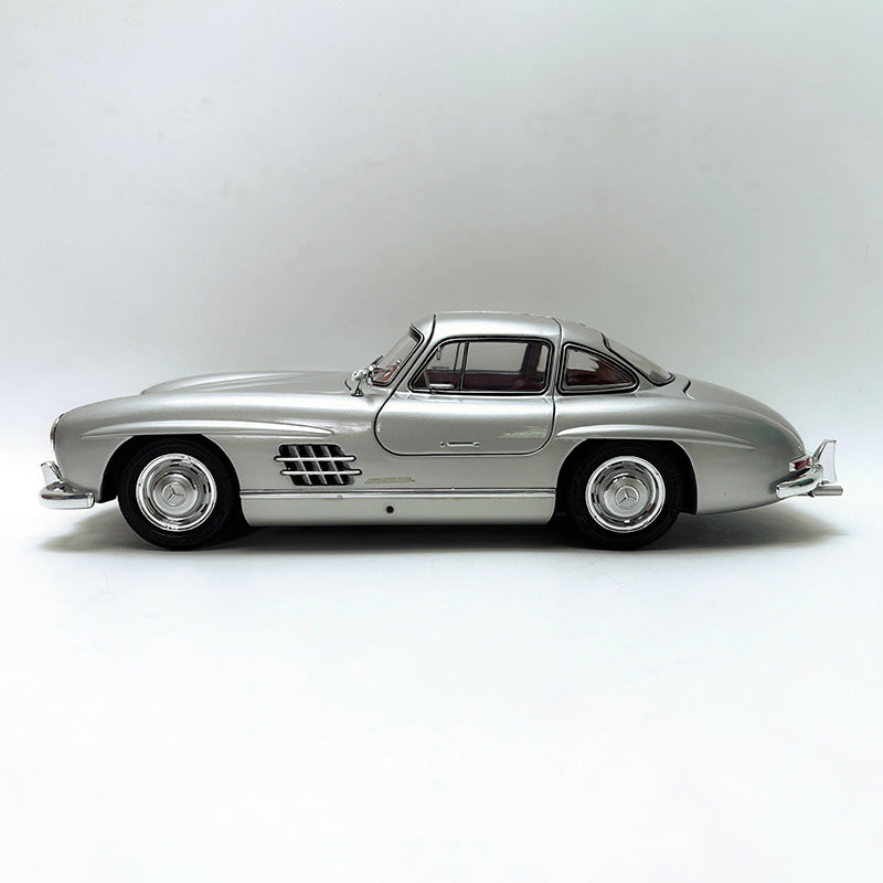 Schuco 1:18 Mercedes-Benz 300 SL Gullwing diecast model
